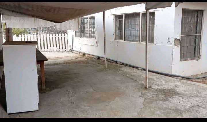 Casa en venta c/ estacionamiento en Belloto Centro