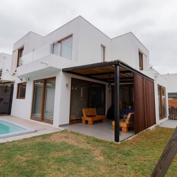 Casa en muy cotizado barrio residencial